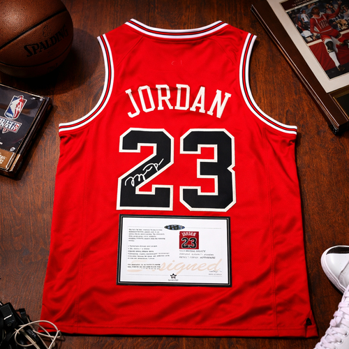 Michael Jordan | Signed Chicago Bulls #23 Jersey